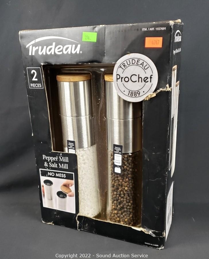 Trudeau ProChef Pepper and Salt Mill Set. Includes: (1) Pepper