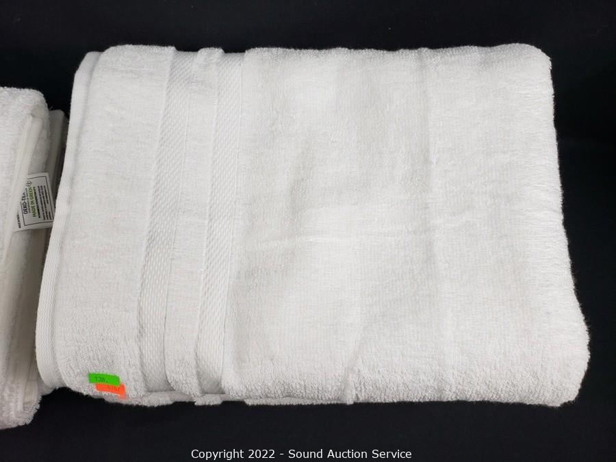 Sound Auction Service - Auction: 02/02/21 Feist & Others Consignment  Auction ITEM: 2 Calvin Klein Grey Cotton Bath Towels