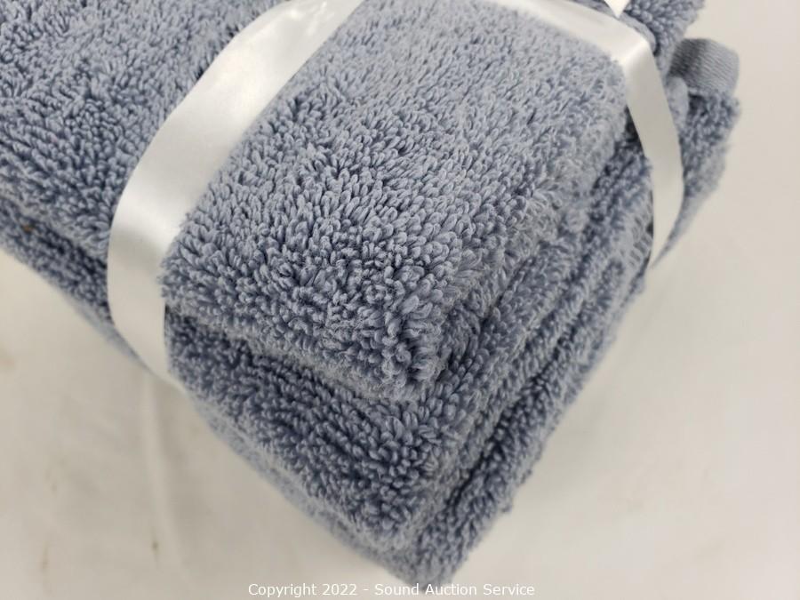 Sound Auction Service - Auction: 12/10/19 James, Methenitis & Others Estate  Auction ITEM: 4pc. Charisma Grey Luxury Bath & Hand Towels