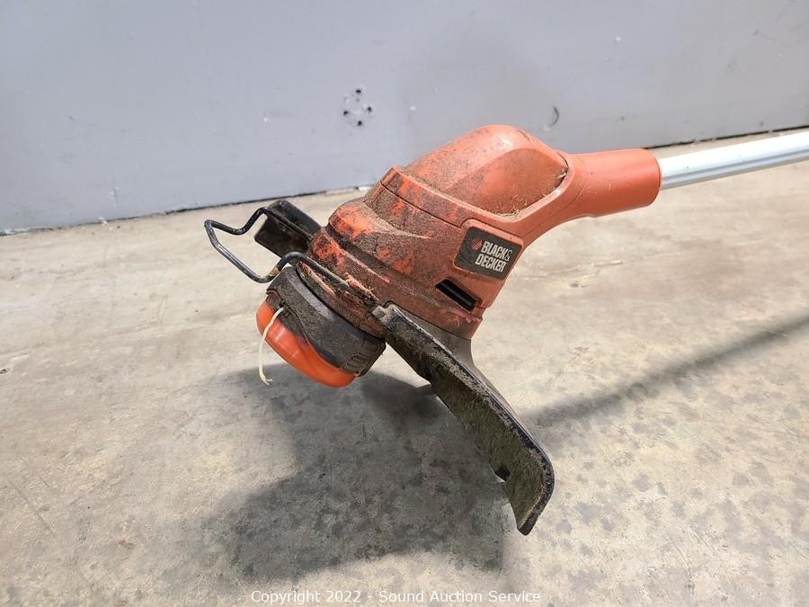 Sound Auction Service - Auction: 11/14/17 Multi-Consignor Estate Auction  ITEM: Black And Decker Grass Hog Electric Trimmer