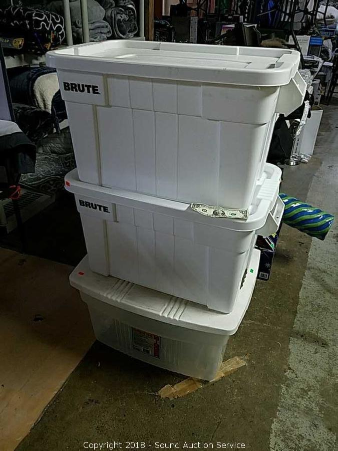 Sound Auction Service - Auction: 08/16/18 Crafts, Collectibles & Furniture  Auction ITEM: (5) 18 Gallon Rubbermaid Storage Totes w/Lids