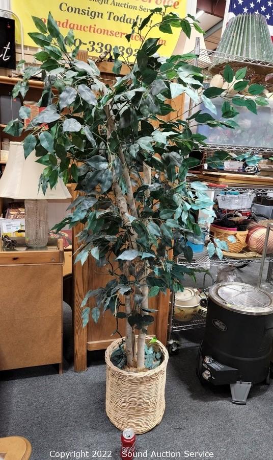 05/26/22 Rustic Yard Art, Furniture, Collectibles Online Auction