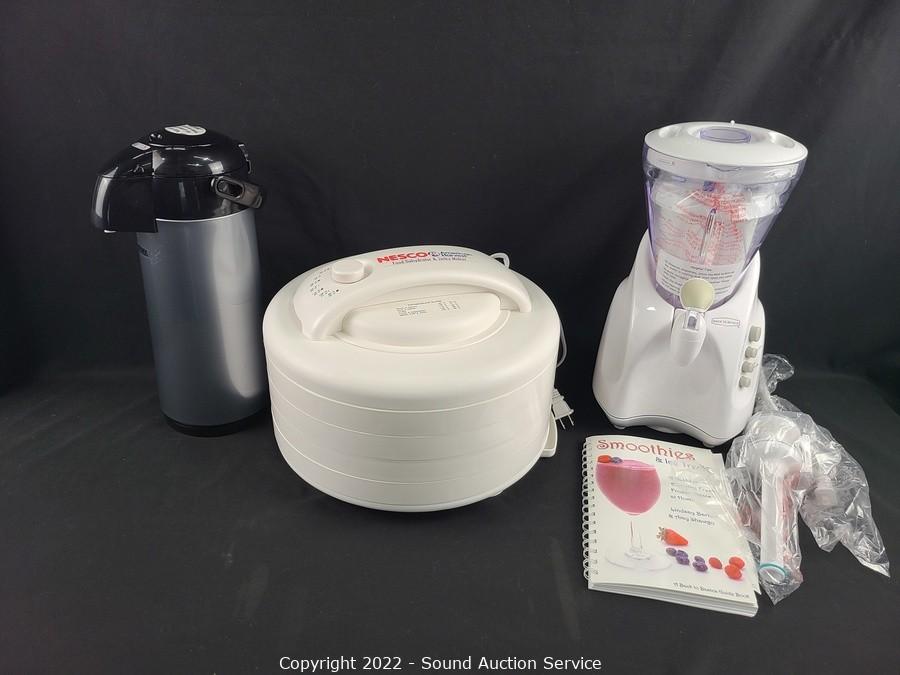 Sound Auction Service - Auction: 06/17/22 Elliott, Tracht & Others Online  Consignment Auction ITEM: Smoothie Maker, Food Dehydrator & Thermos