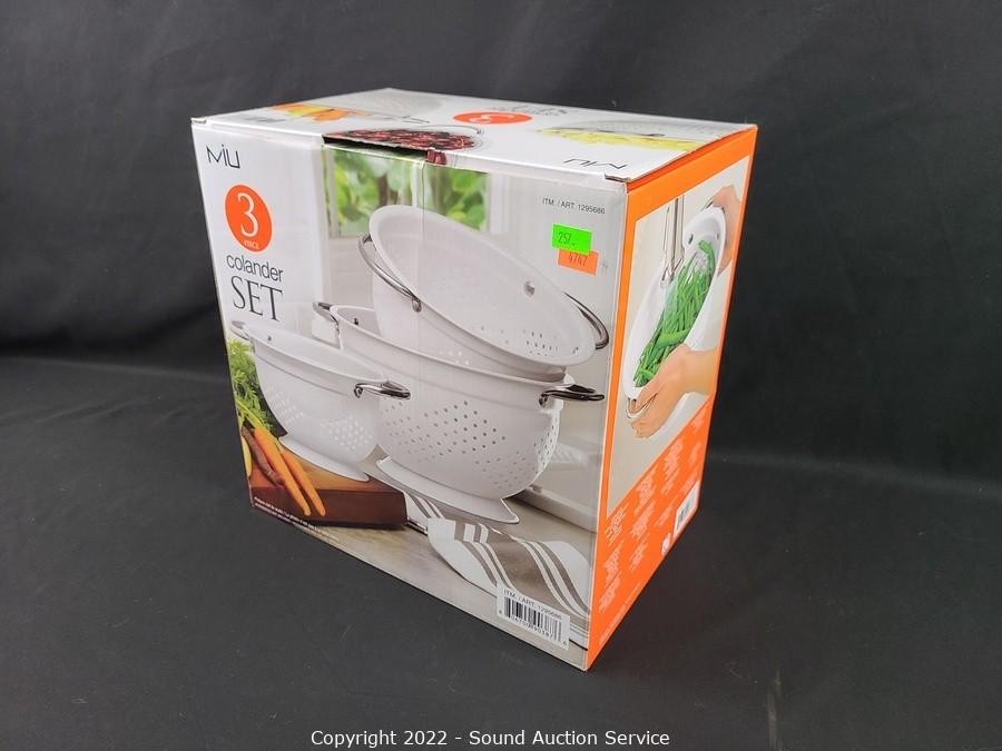 Sound Auction Service - Auction: 06/17/22 Elliott, Tracht & Others Online  Consignment Auction ITEM: Miu 3pc Enamelware Colander Set