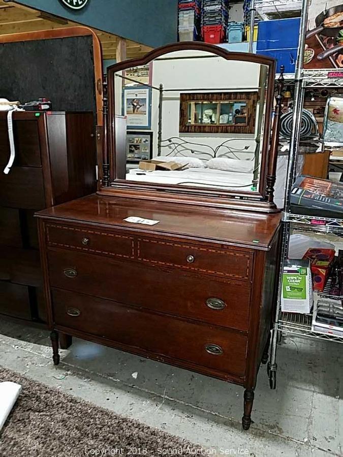 Sound Auction Service - Auction: 2/08/18 Hayes Estate Auction Pt.2 ITEM:  Vtg. Dark Stain Dresser w/Mirror