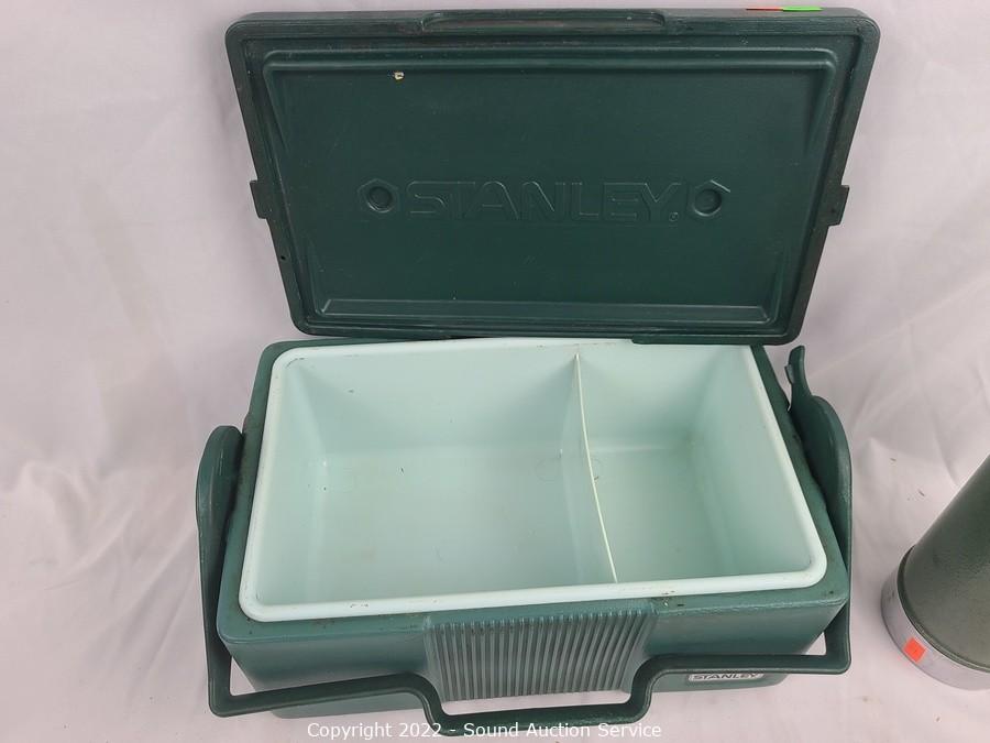 Aladdin Stanley Cooler Chest and Thermos with Cup. Vintage Stanley Aladdin  Cooler and Thermos Combo Lunchbox Complete Set. - Bunting Online Auctions