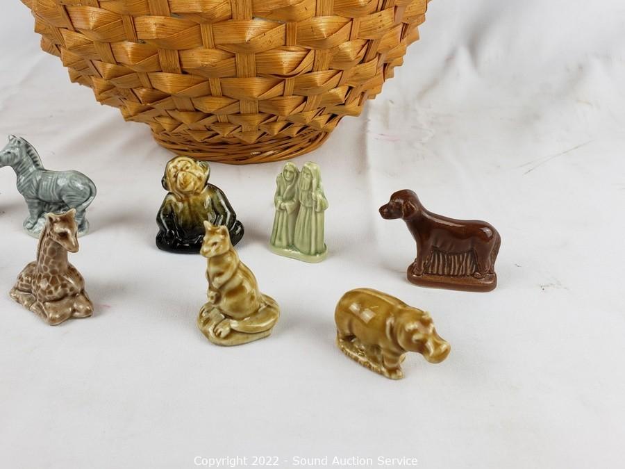 Sound Auction Service - Auction: 8/30/22 Antiques & Vintage Collectibles  Auction ITEM: Woven Basket Loaded w/Wade Animal Figurines