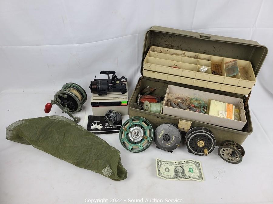 Sound Auction Service - Auction: 8/30/22 Antiques & Vintage Collectibles  Auction ITEM: 6 Vintage Fishing Reels, Mesh Bag, Tackle Box