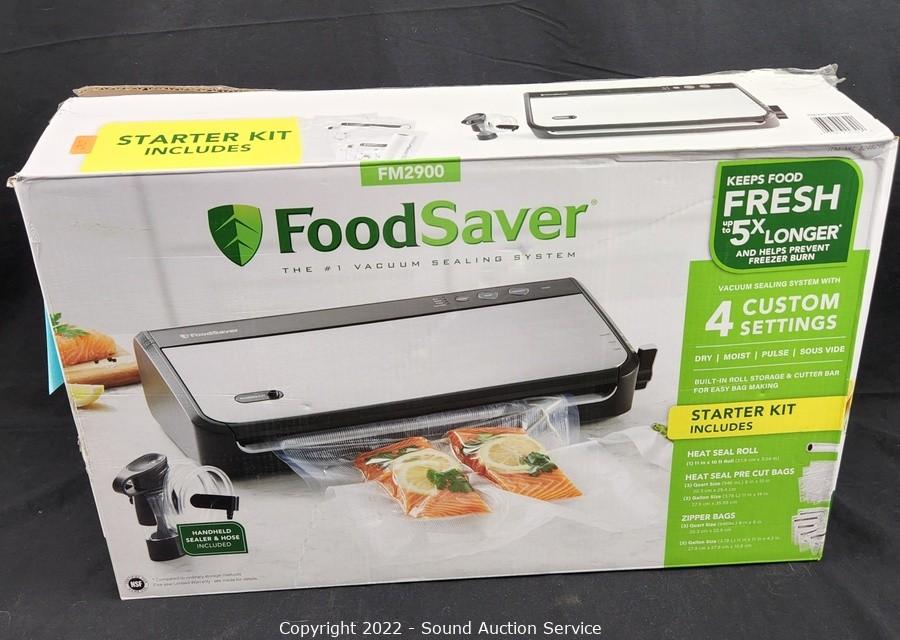 FoodSaver FM2900 Vacuum Sealing System Keeps Food Fresh & Stored w/ Starter  Kit