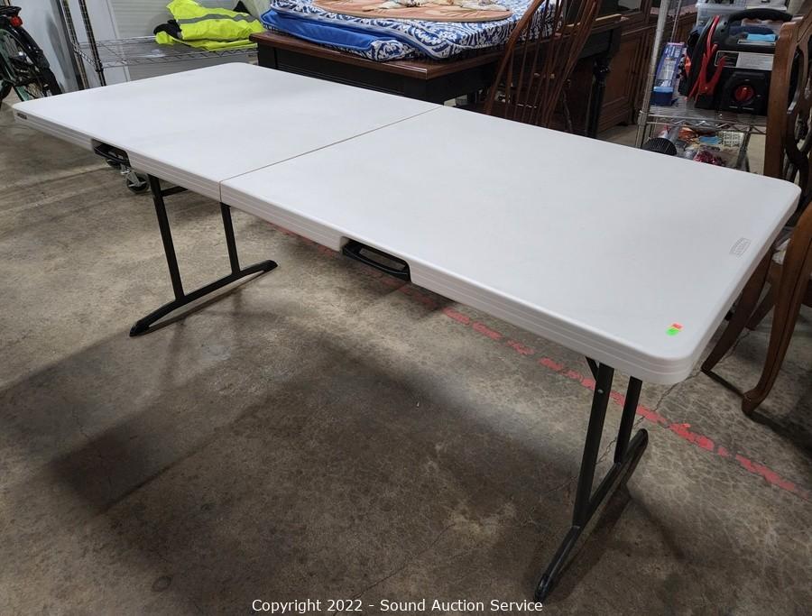 Costco lifetime store 4 foot table