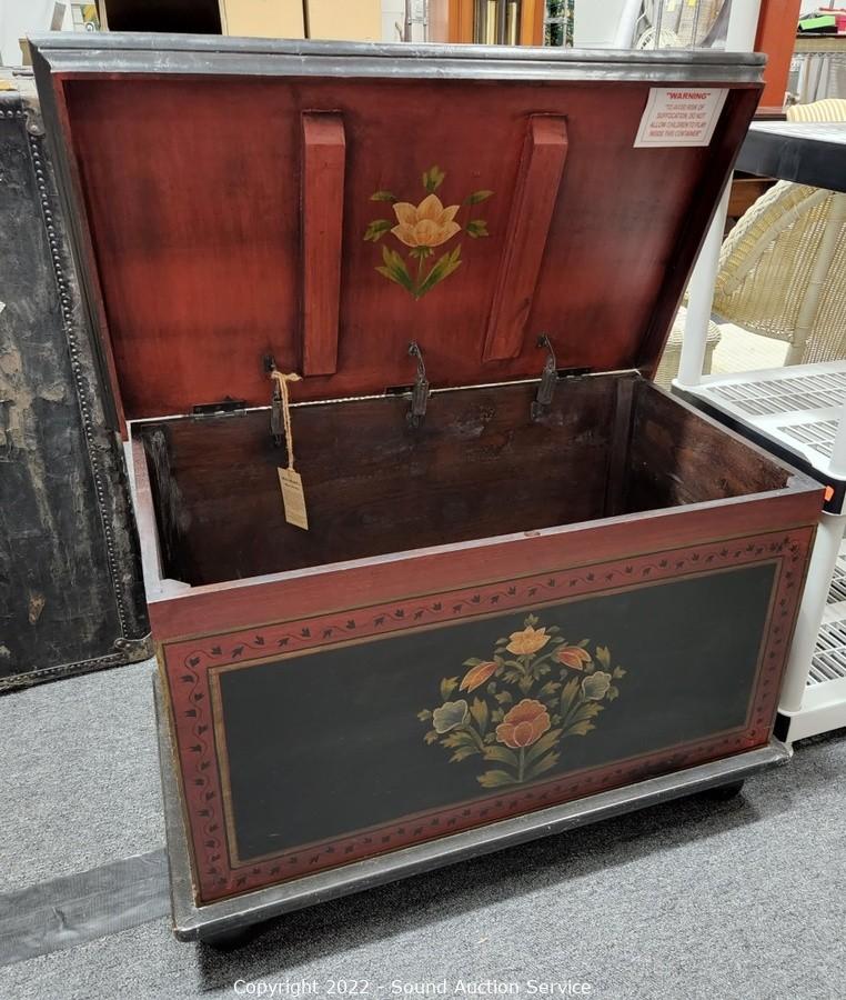 Sound Auction Service - Auction: 12/15/22 SAS McDaniel, St. Clair Online  Auction ITEM: Antique Steamer Wardrobe Trunk