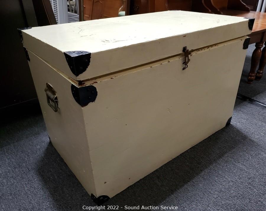 Sound Auction Service - Auction: 12/15/22 SAS McDaniel, St. Clair Online  Auction ITEM: Antique Steamer Wardrobe Trunk