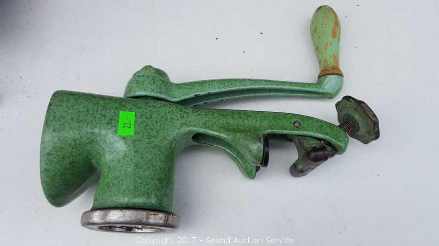 Sound Auction Service - Auction: Pettis Antique Estate Auction, Kent WA  ITEM: Antique ATC Green Enamel Cast Iron Stove