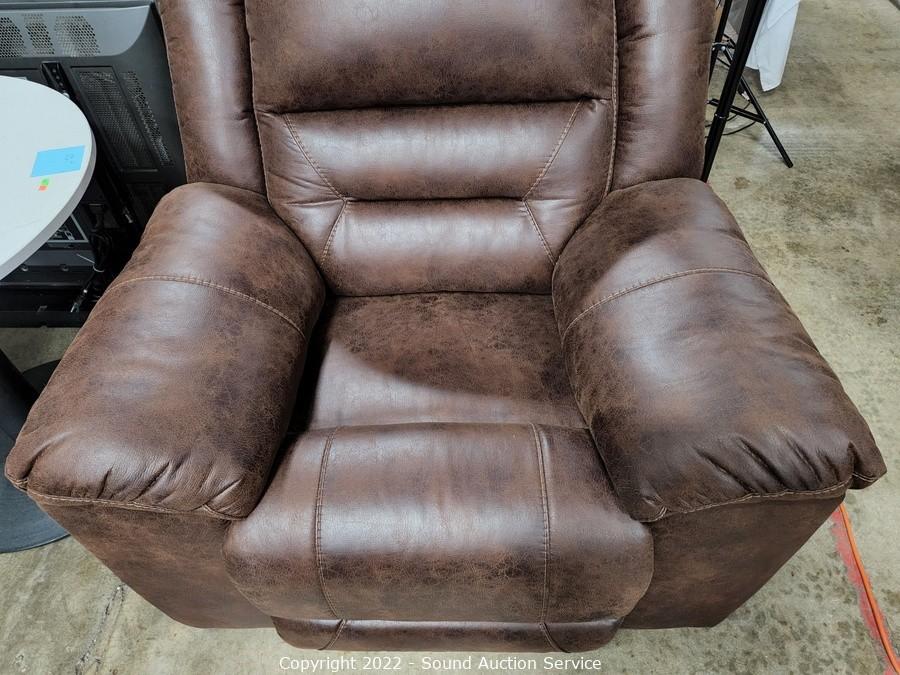 Sound Auction Service - Auction: 01/19/23 SAS Furniture & Household Online  Auction ITEM: Nice Comfy Microfiber Wide Rocking Recliner