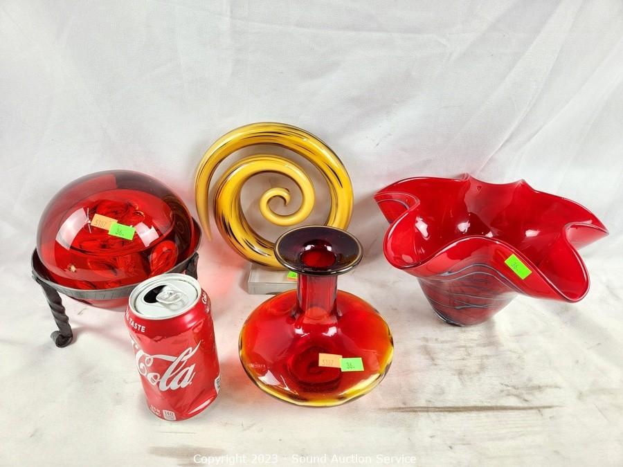 Sound Auction Service - Auction: 01/27/23 SAS Tractors, Truck, Household  Online Auction ITEM: 4pc Art Glass Decor