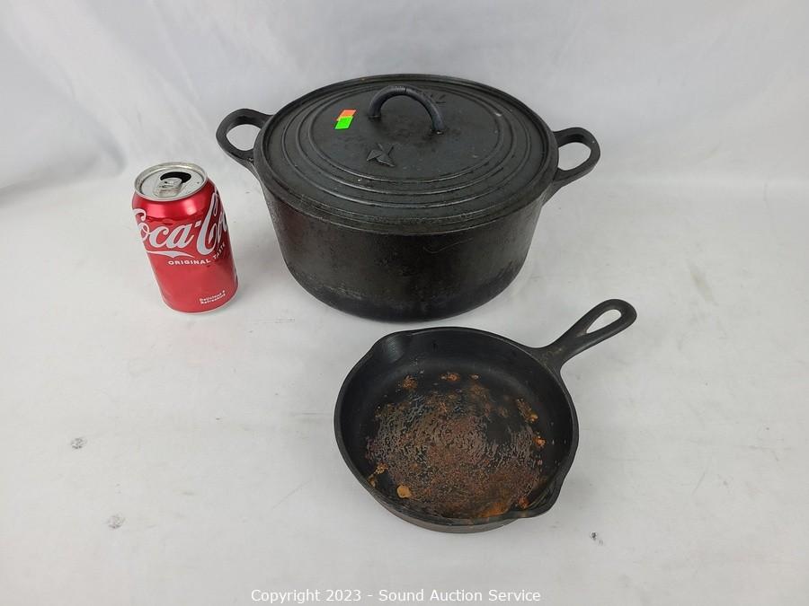 Sound Auction Service - Auction: SAS Springer, Swadener Online Auction  ITEM: Lodge Cast Iron 11 Skillet w/Silicone Handle