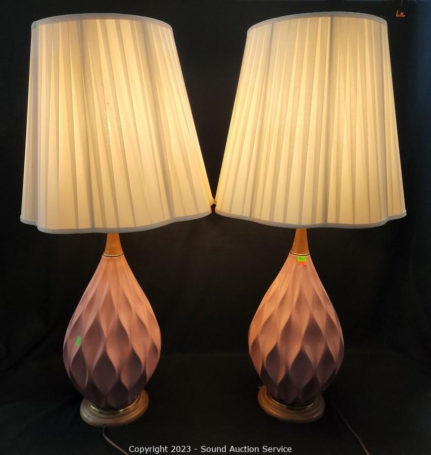 Sound Auction Service - Auction: 03/09/23 SAS Raak, DiMarco Online Auction  ITEM: Pair of Mid Century Pink Table Lamps