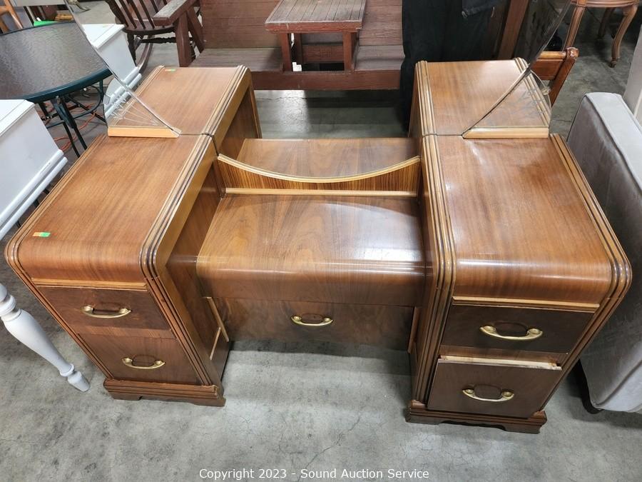 Sound Auction Service - Auction: 3/31/23 SAS Contemporary Furniture & Home  Decor Online Auction ITEM: Penn 60 Long Beach Saltwater & DAM Quick 330  Reels