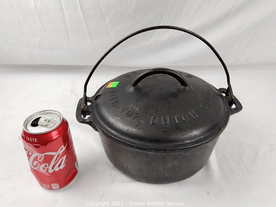 Vintage Griswold Cast Iron 11 Dutch Oven