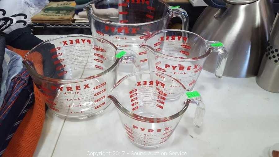 Pyrex Gray Measuring Cups