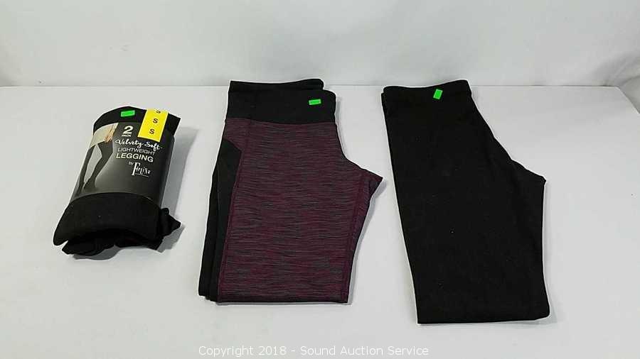 Sound Auction Service - Auction: 04/17/18 Rau Photography & Home  Furnishings Auction ITEM: (4) Pairs of Lightweight Ladies Leggings - Small