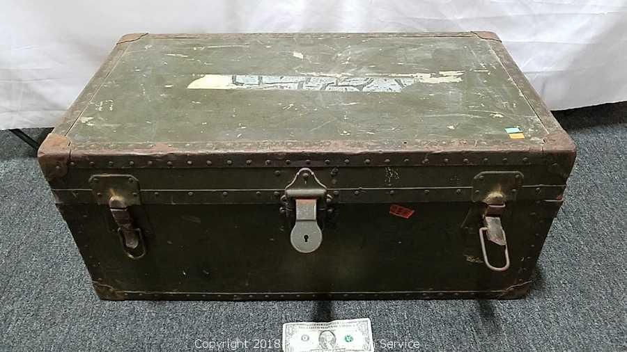 VINTAGE MILITARY ARMY FOOT LOCKER OFFICIAL W/ INSIDE TRAY