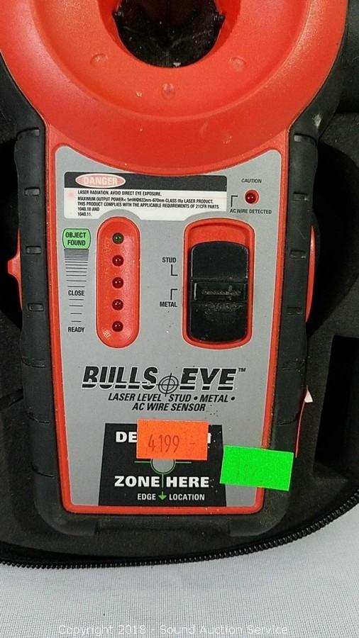 Black Decker Bulls Eye Laser Level Stud Metal AC Wire Sensor