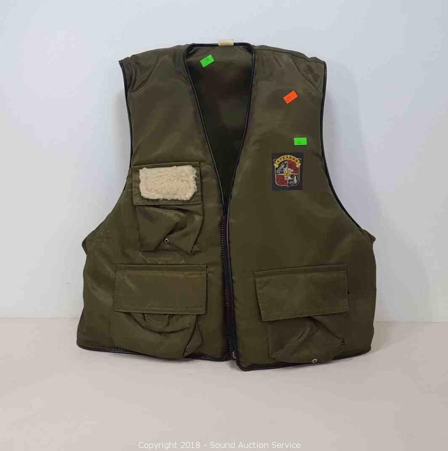 Sound Auction Service - Auction: 07/10/18 Home Improvement & Estate  Furnishings Auction ITEM: Adult L-XL Stearns Fly Fishing Life Vest