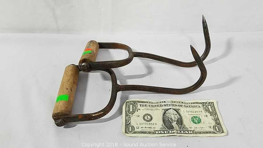 Sound Auction Service - Auction: 08/02/18 Hunting, Fishing & Outdoors  Auction ITEM: Pair of Vtg. Cast Iron Hay Hooks