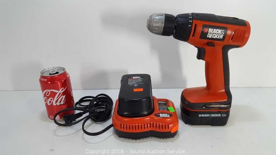 Black and Decker Firestorm 9.6V Cordless Drill TOOL w Battery, no charger