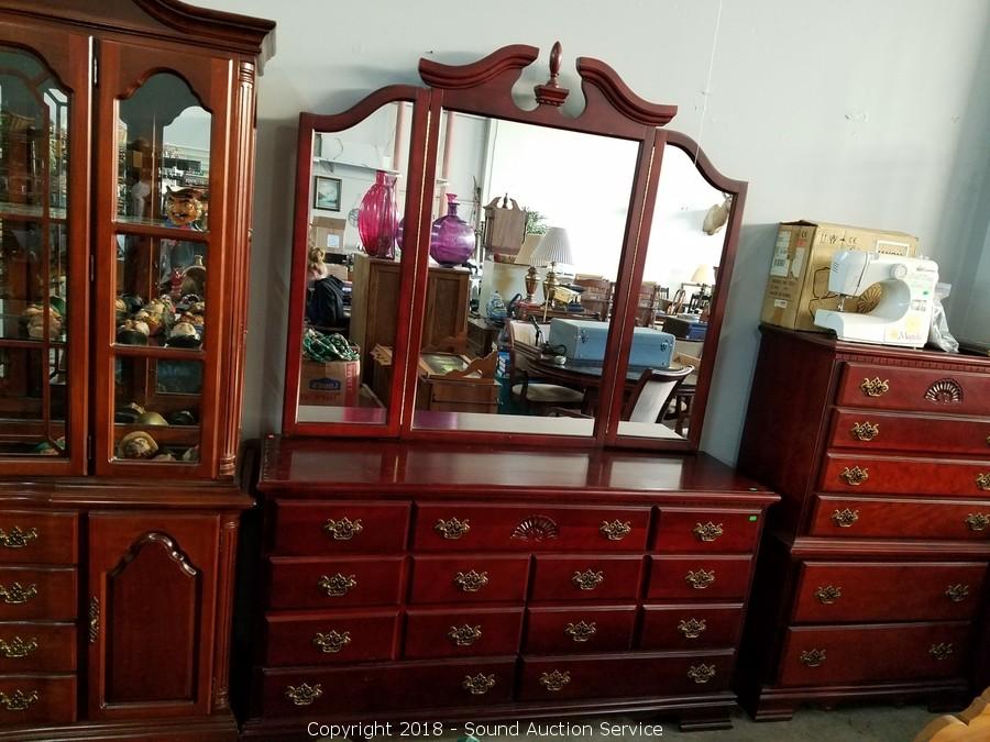 10/25/18 Jewelry, Antiques, Collectibles & More!