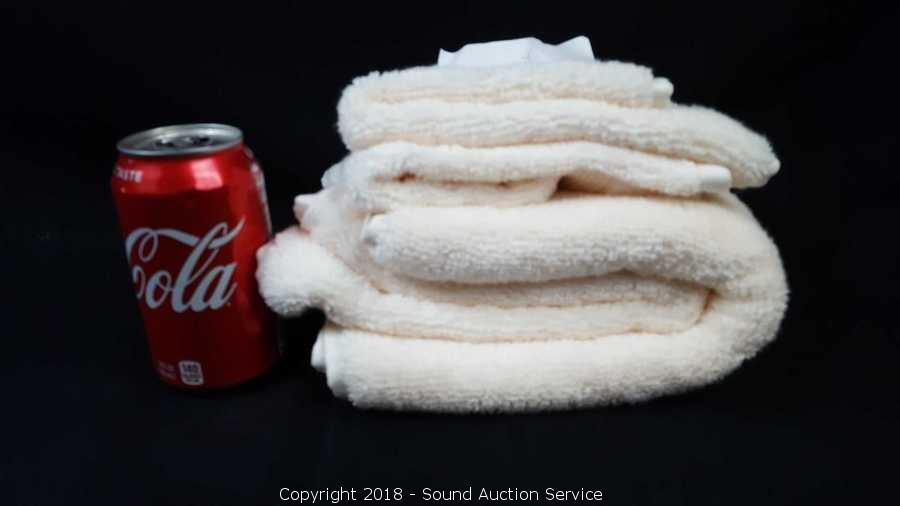 Sound Auction Service - Auction: 12/10/19 James, Methenitis & Others Estate  Auction ITEM: 4pc. Charisma Grey Luxury Bath & Hand Towels