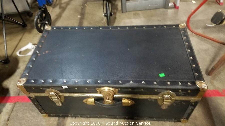 Sound Auction Service - Auction: 12/13/18 Fisher / Wilch Estate Auction ITEM:  Vtg. Locking Trunk w/Burlap Fabric