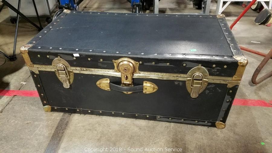 Sound Auction Service - Auction: 12/13/18 Fisher / Wilch Estate Auction ITEM:  Vtg. Locking Trunk w/Burlap Fabric