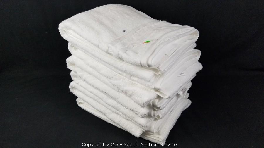 Sound Auction Service - Auction: 12/22/20 New & Used Store Returns Auction  ITEM: 2 Calvin Klein White Cotton Bath Towels