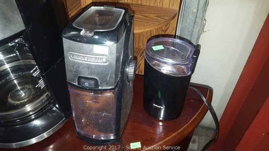 BLACK & DECKER COFFEE MAKER & NOSTALGIA CHOCOLATE FOUNTAIN IN BOXES -  Earl's Auction Company