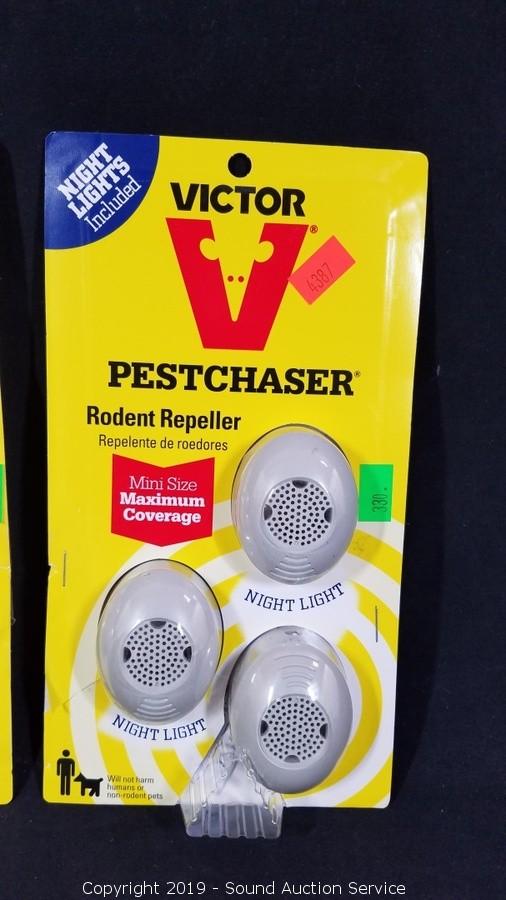 Victor PestChaser Rodent Repeller W/Night Light