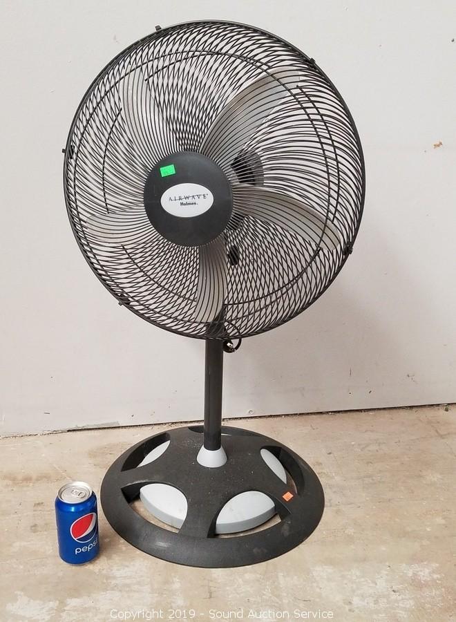 Sound Auction Service - Auction: 05/07/19 Rubin & Beard Estate Auction  ITEM: Holmes Air Wave Oscillating Floor Fan