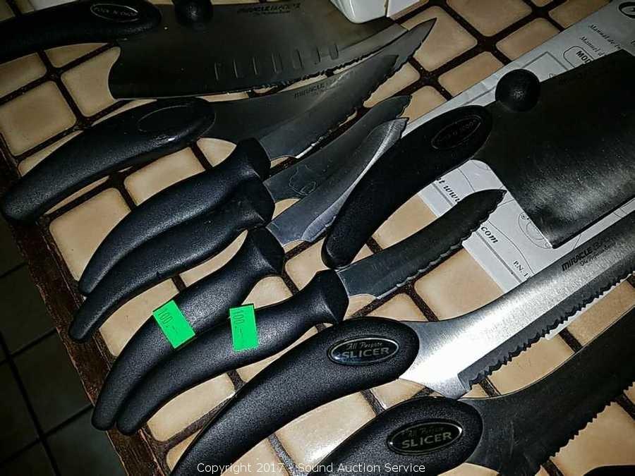 Sound Auction Service - Auction: 01/29/19 Tool & Estate Auction ITEM: 18pc. Miracle  Blade Knife Set w/Block