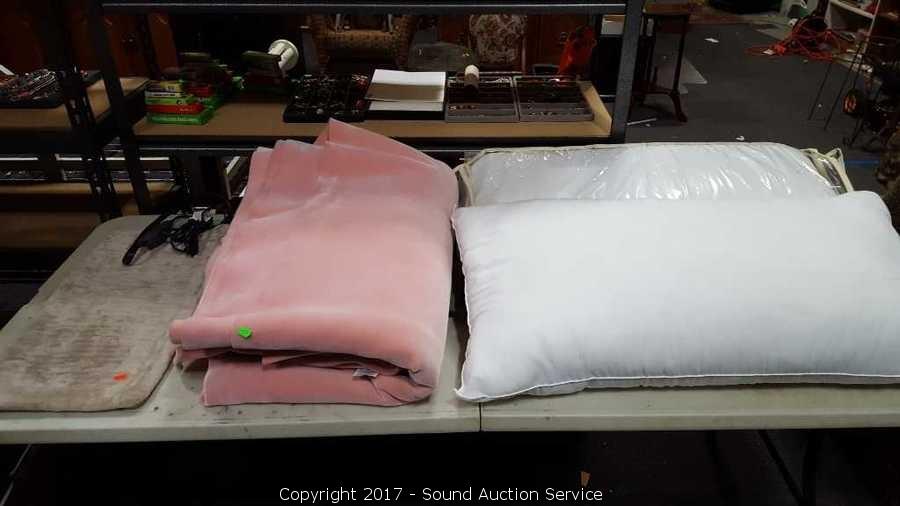 Sound Auction Service - Auction: 012219 Comfort, Health, Beauty, Bedding &  More! ITEM: Kirkland Plastic Food Wrap & Food Service Foil