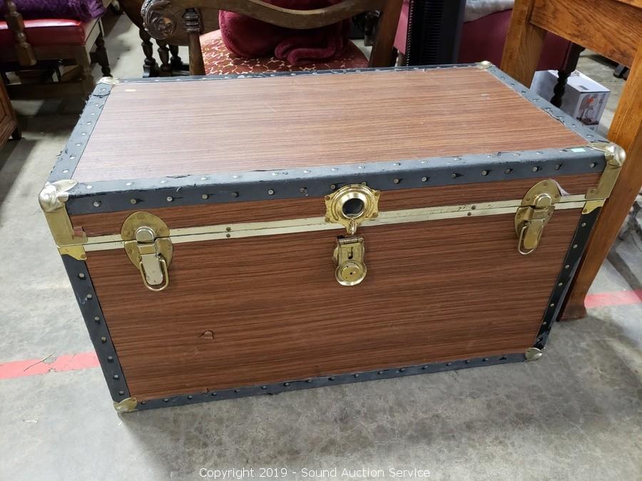 Sound Auction Service - Auction: 06/25/19 Antique's, Collectibles, New &  Used Consignment Auction ITEM: Lg. Steamer Trunk w/Tray Insert
