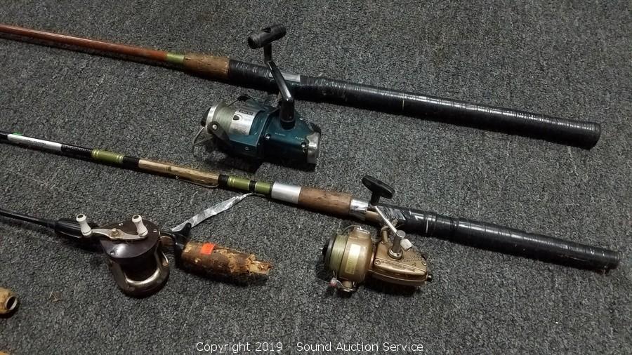 Sound Auction Service - Auction: 01/22/22 1st Auction of the New Year,  Happy 2022! ITEM: 8 Vintage Fishing Rods, 4 Reels & Tackle Box