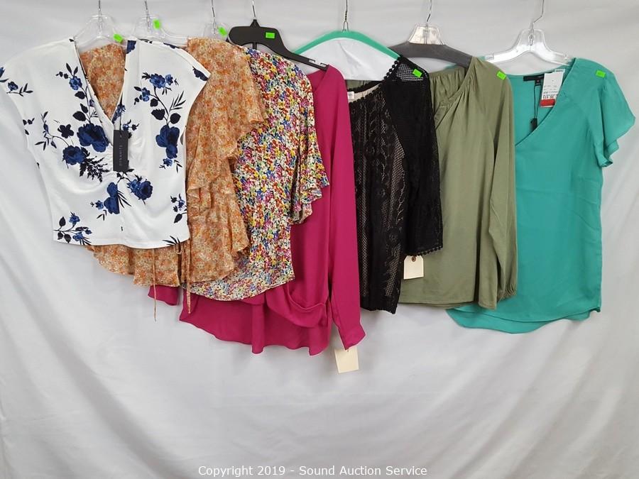 Sound Auction Service - Auction: 10/15/19 Get Shorty TV Series Production  Wardrobes Props - Part 3 ITEM: #94 Get Shorty 7 Women's Medium Blouses