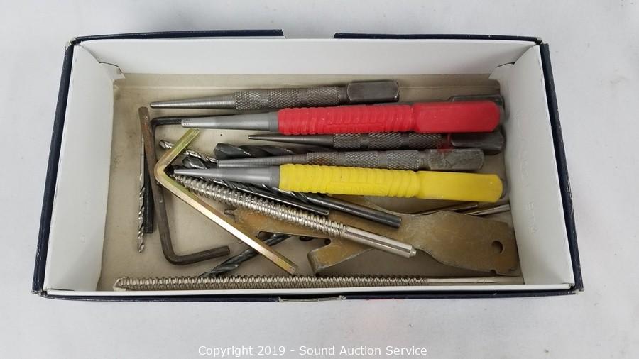 Sound Auction Service - Auction: 01/29/19 Tool & Estate Auction ITEM: 18pc. Miracle  Blade Knife Set w/Block