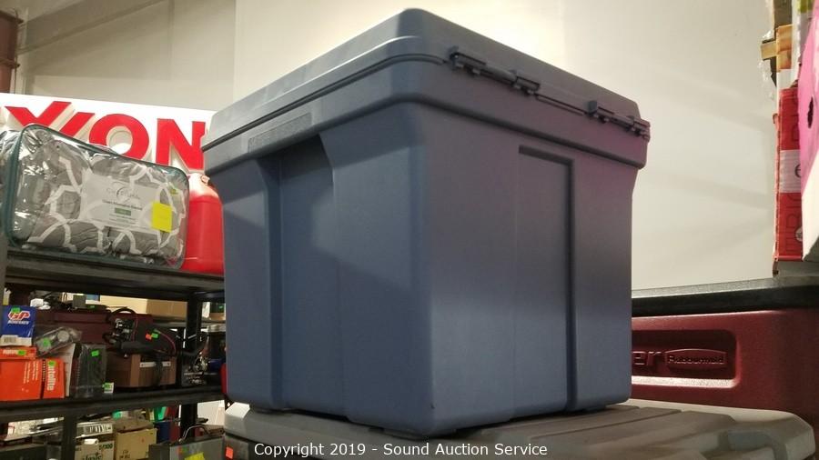 Sound Auction Service - Auction: 08/16/18 Crafts, Collectibles & Furniture  Auction ITEM: (5) 18 Gallon Rubbermaid Storage Totes w/Lids