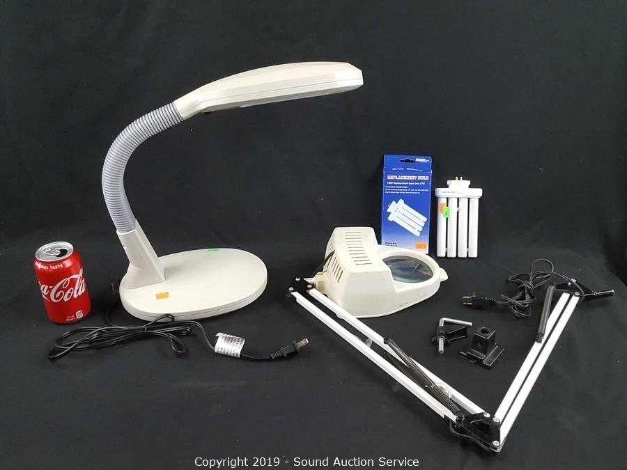 Sound Auction Service - Auction: 11/21/19 Campbell, Butterfield & Others  Multi-Estate Auction ITEM: Articulating Magnifying Lamp & Desk Lamp