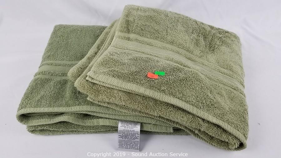 Sound Auction Service - Auction: 12/10/19 James, Methenitis & Others Estate  Auction ITEM: 4pc. Charisma Grey Luxury Bath & Hand Towels