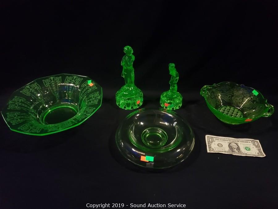 Sold at Auction: Lot of Three Vaseline Glass Nesting Bowls
