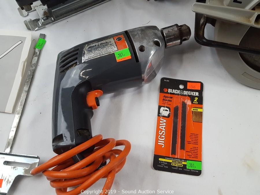 Sound Auction Service - Auction: 06/14/18 Luxury Furniture & Estate Auction  ITEM: Black & Decker Navigator Powered Handsaw / Jigsaw