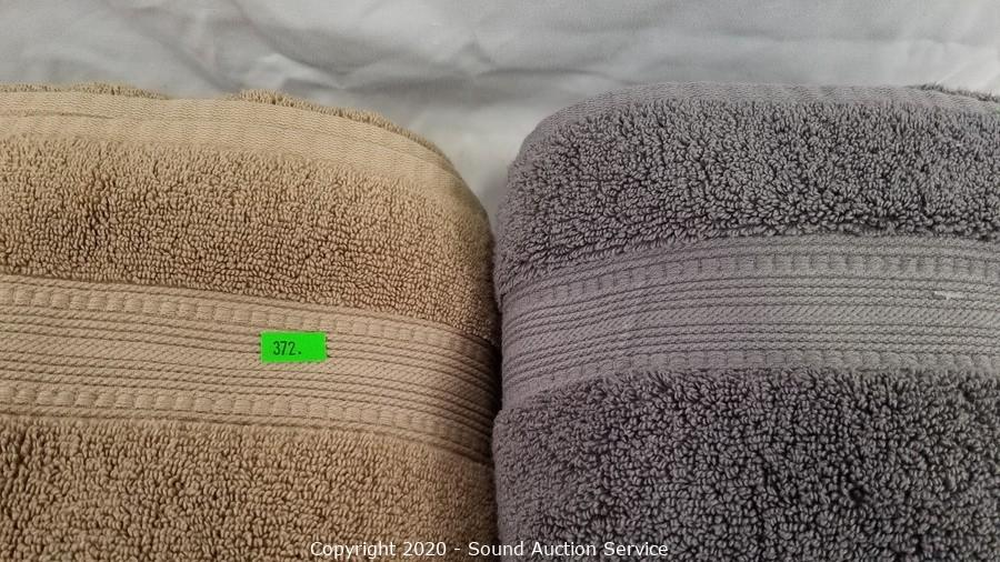 Sound Auction Service - Auction: 12/10/19 James, Methenitis & Others Estate  Auction ITEM: 4pc. Charisma Grey Luxury Bath & Hand Towels